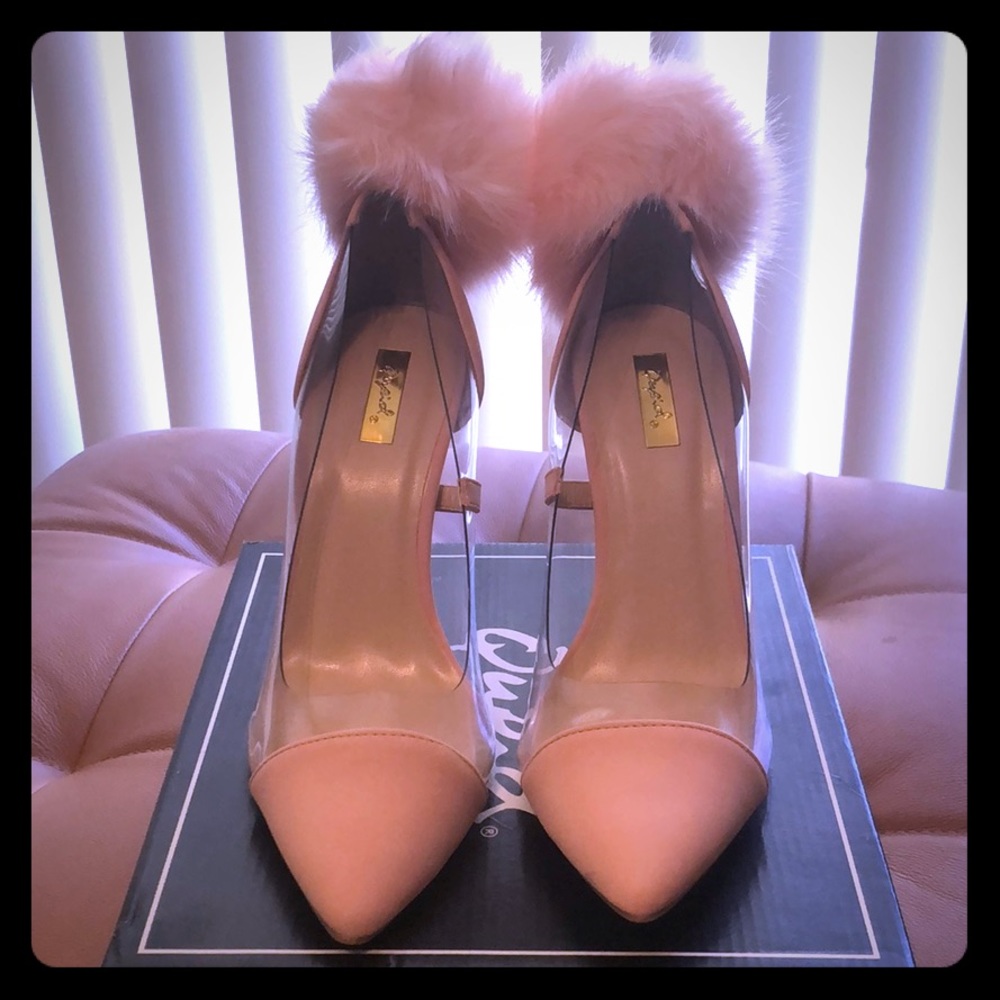 Qupid Milia-59X: 4” Stiletto w/ Pom Pom. Size 8.5